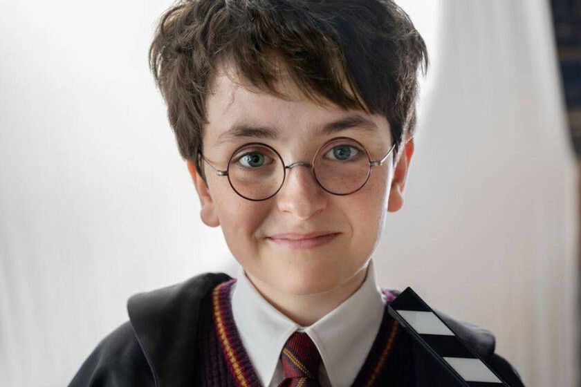 «El listel está muy parada». Ya tenemos la primera imagen del nuevo Harry Potter de la serie de HBO, aunque muchos fans sólo recuerdan a Daniel Radcliffe